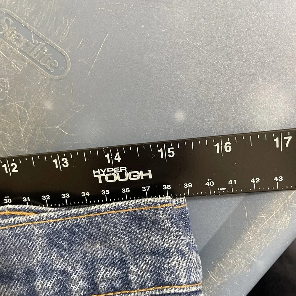 Levis small bleach